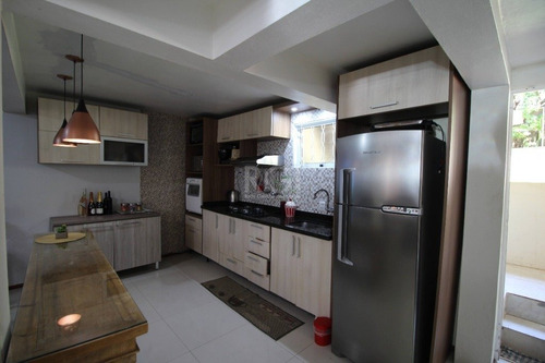 Casa Em Primavera Com 3 Dormitórios - Sc12602