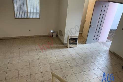 Imagen 2 de 25 de Casa En Venta En Molinos De San Francisco, Apodaca. N.l.