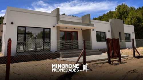 Casa En Venta Ubicada En Barrio Nayades - Pinamar