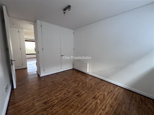 Casa En Venta En Condominio 4d/4b . Lo Barnechea