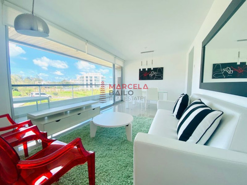 Venta Y Alquiler De Apartamento De  2 Dormitorios En Pinares, Punta Del Este