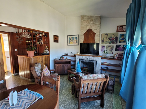 Casa En Altura Afueras De Huerta Grande Límite Con Villa Giardino 3d Cochera Parrilla