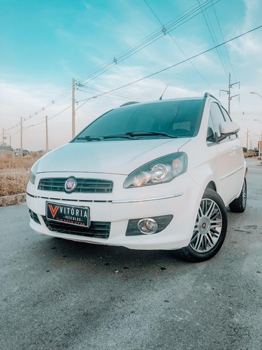 Imagem 2 de 9 de Fiat Idea Essence 1.6 Flex 16v 5p
