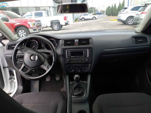 Imagen 11 de 15 de Volkswagen Jetta 2017 4p L4/2.0 Man