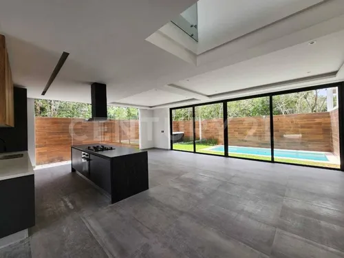 Casa En Venta En Vía Cumbres, Cancún