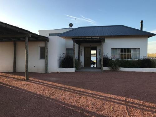 Casa En Venta De 3 Dormitorios En Pueblo Mio
