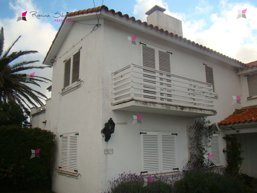 Casa En Peninsula, 5 Dormitorios - Ref: 7188