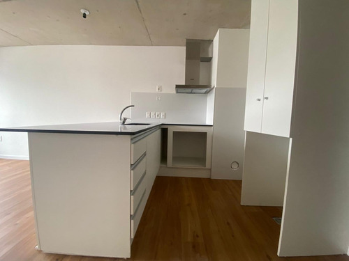 Imagen 3 de 8 de Venta Apartamento De 1 Dormitorio Piso Alto Frente A Estrenar Centro