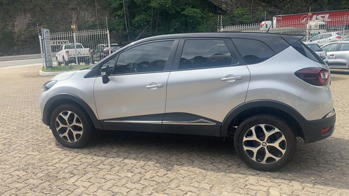 Captur Intense 1.6 Automática