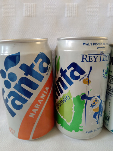 Lote De 2 Latas De Gaseosa Marca Fanta Vacías (Usado)