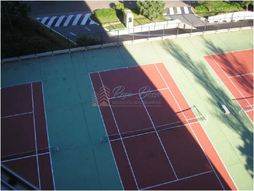 Apartamento En Roosevelt, 4 Dormitorios *- Ref: 2208