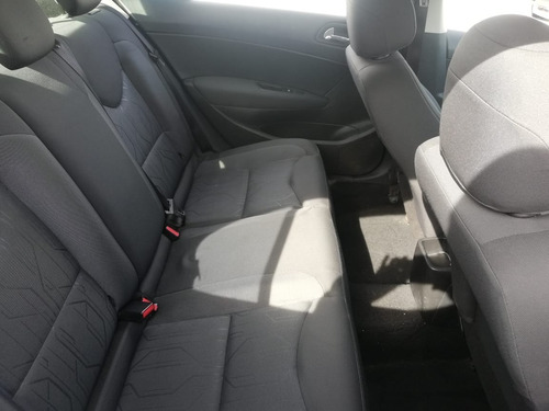 Imagen 9 de 13 de Peugeot 408 Allure Hdi 1.6