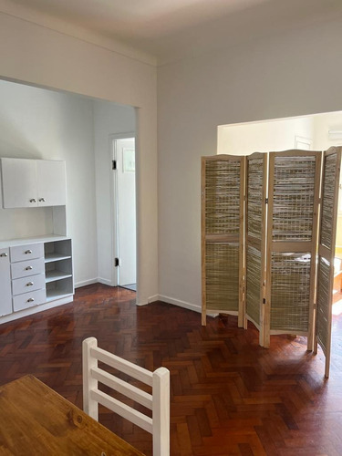 Reservado // Departamento Luminoso De 3 Ambientes Con Dependencia, Recoleta, Alquiler Temporal