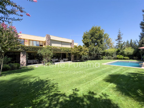 Vende Excelente Casa En Sector Los Nogales En Lo Barnechea