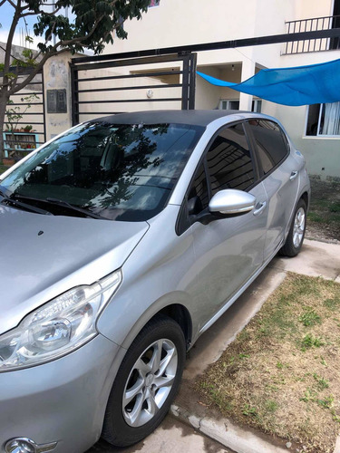 Peugeot 208 1.5 Allure Touchscreen 2013