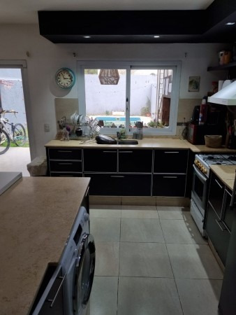 Imagen 9 de 25 de Se Vende 3 Dormitorios C/ Pileta. A Mts De Rafael Nuñez!