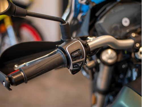 Imagen 15 de 25 de Moto Guzzi V85 Tt Verde Financiación Disponible