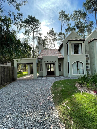 Imagen 12 de 21 de Alquiler Casa En Complejo Solanas Vacation Hasta 9 Personas