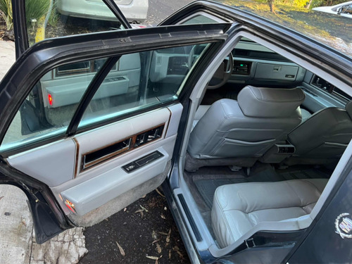 Cadillac Deville,
