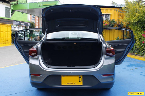 Imagen 10 de 25 de Chevrolet Onix