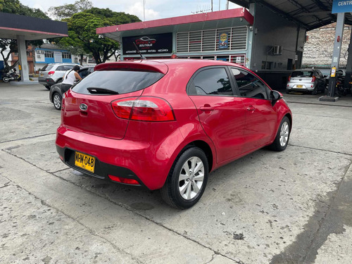 Kia Rio 2012 1.4 5 P 95 Hp