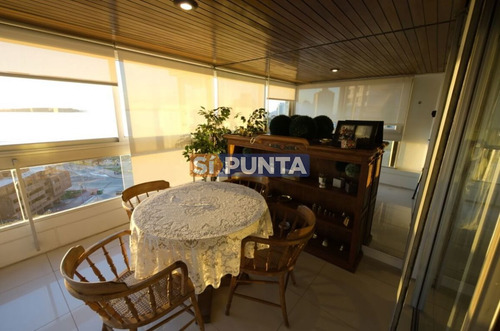 Imagen 18 de 24 de Apartamento En Playa Mansa 3 Dormitorios Alquiler