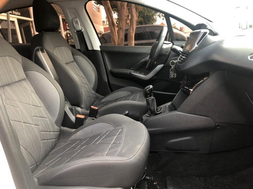 Peugeot 208 1.6 Feline 2013
