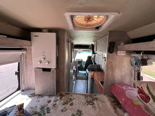 Hermoso Y Practico Motorhome Chico X Fuera Y Grande X Dentro