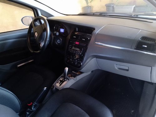 Fiat Linea 2013 1.8 16v Essence Flex Dualogic 4p