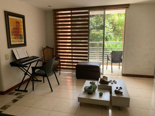 Venta De Apartamento Con Buenos Espacios  Envigado - Cumbres