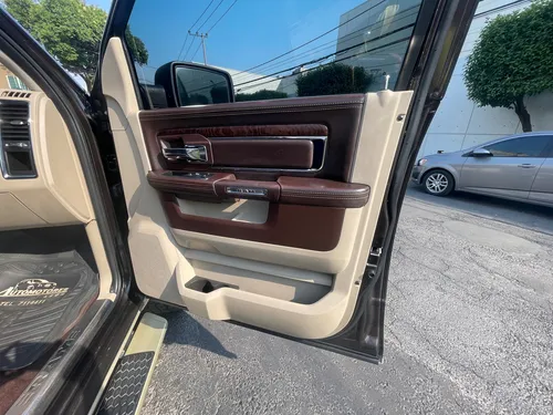 RAM Ram 2500 Laramie LongHorn 4x4