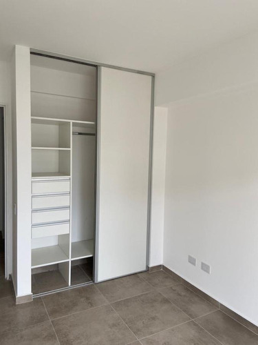 Imagen 6 de 9 de 1 Dormitorio De 42 M2 - Pasco / España