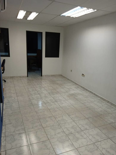 Imagen 3 de 6 de Oficina En Alquiler Las Delicias 0412-8887550