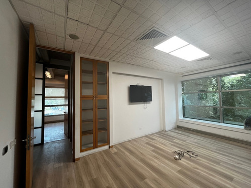144m2 Habilitada Nororiente Semiamoblada Impecable