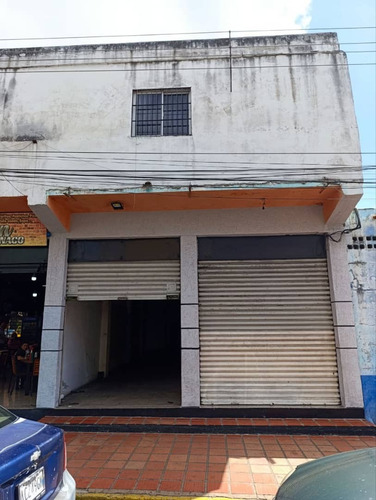 En Alquiler Amplio Local Comercial En La Avenida Bolívar Entre Avenida Miranda Y Calle Monagas, Anaco Estado Anzoátegui.