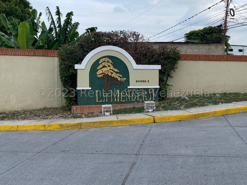 Casas En Venta Avenida Ribereña La Mendera  Excelente Ubicacion Cuenta Con 158 Metros Cuadrados Tanque Subterraneo De 8mil Litros Cabudare Lara Daniela Linarez