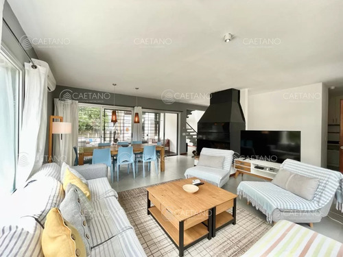 Venta Casa 4 Dormitorios + Piscina. Playa Brava, Punta Del Este