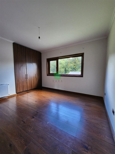 Hermosa Casa De 6 Dorm. En Parcela Para Arriendo En Valdivia