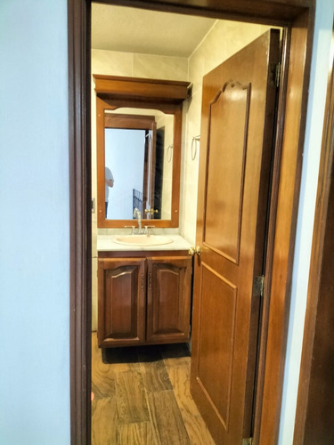 Se Vende Casa En Fraccionamiento Los Arcos En Excelente Ubicación Calle Con Parque Área Verde De Ambos Lados,
