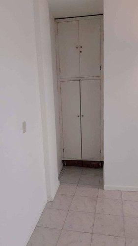Imagen 13 de 17 de Real Oportunidad!!! Excelente Ubicación! 56 Mts 2 Divisiblemuy Amplio Apto Profesional
