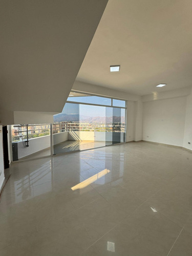 Cod: 276063 Apartamento Duplex En Alquiler. Residencias Risbel Garden, Urb. El Bosque, 1200$ Mml Solo Clientes