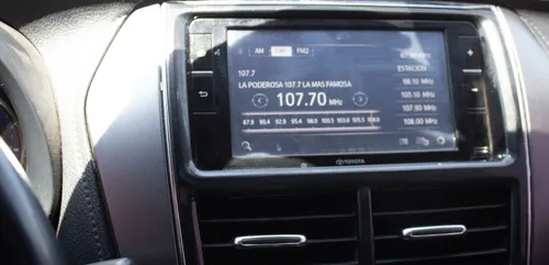 Toyota Yaris 1.5 S Sedan Mt