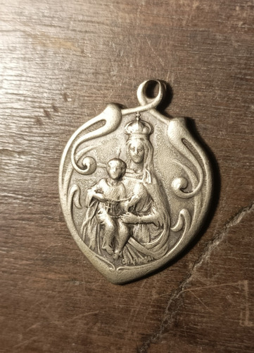 Antigua Medalla Art Nouveau Virgen María 1900.