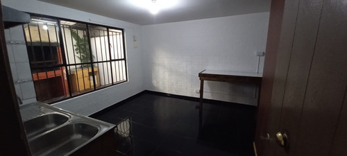 Casa Dos Pisos De Construccion Completa