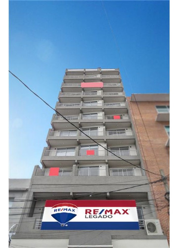 Venta 2 Ambientes Con Amplio Patio. Bajas Expensas