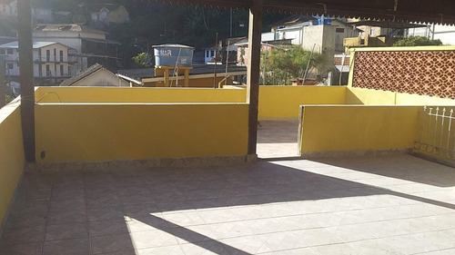 Encantadora Casa Com Lareira No Centro Da Charmosa Petrópolis, Em Discreta Rua Sem Saída.