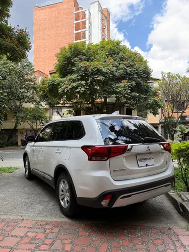 Mitsubishi Outlander 2.4