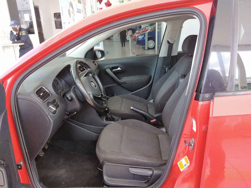 Imagen 11 de 12 de Volkswagen Vento 2018 4p Highline L4/1.6 Man