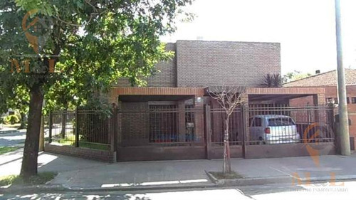 Casa - Parque Velez Sarsfield En Venta