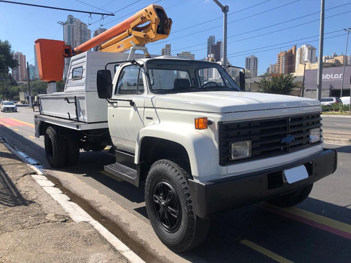 Gm Chevrolet D14000 Ano 1990 Cesto Aéreo R$ 120.000,00